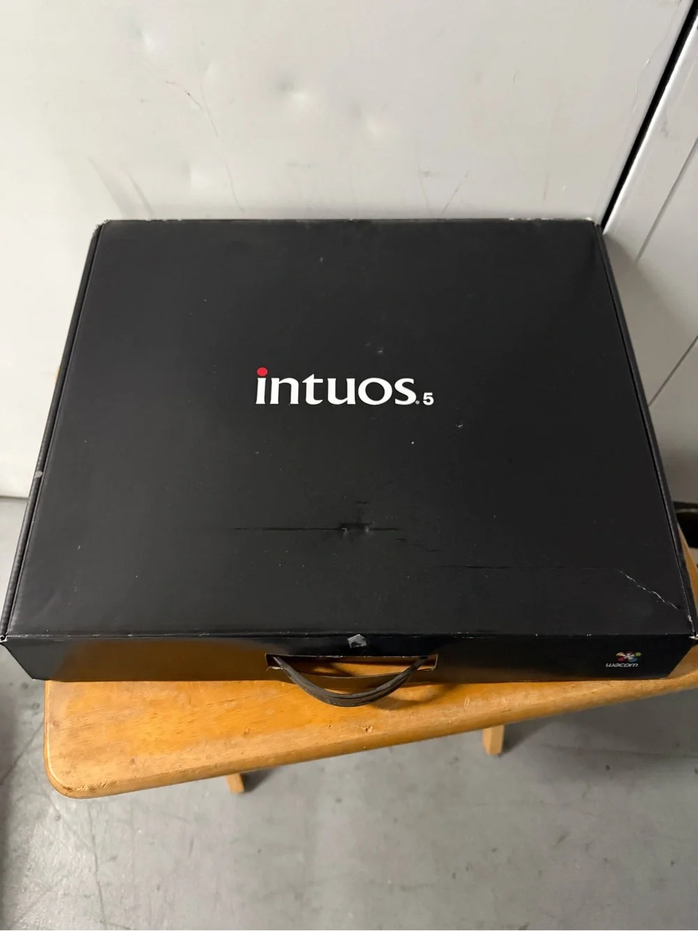 Wacom PTH-650 Intuos5 Intuos 5 Medium Professional Pen & Touch Tablet